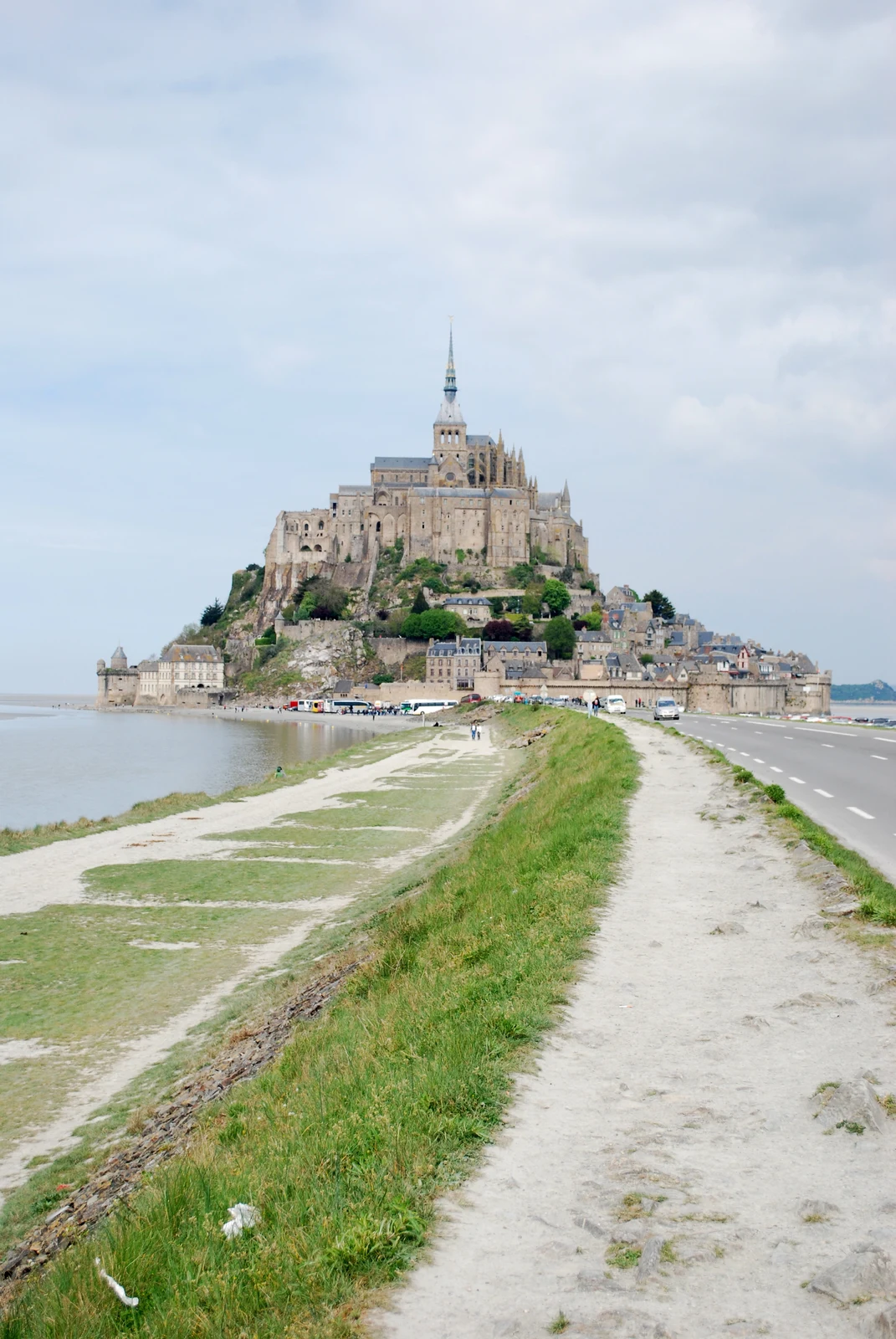 Mont-Saint-Michel, Pháp.